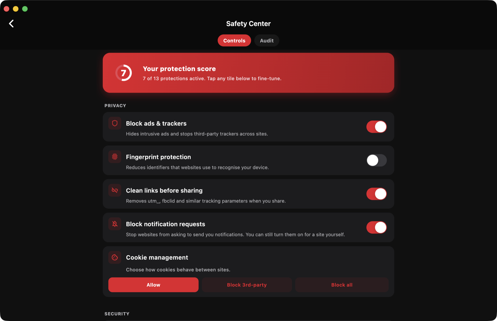 WebAura desktop Safety Center with protection score and privacy toggles